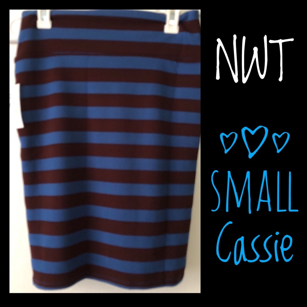NWT Lularoe Small Cassie skirt
